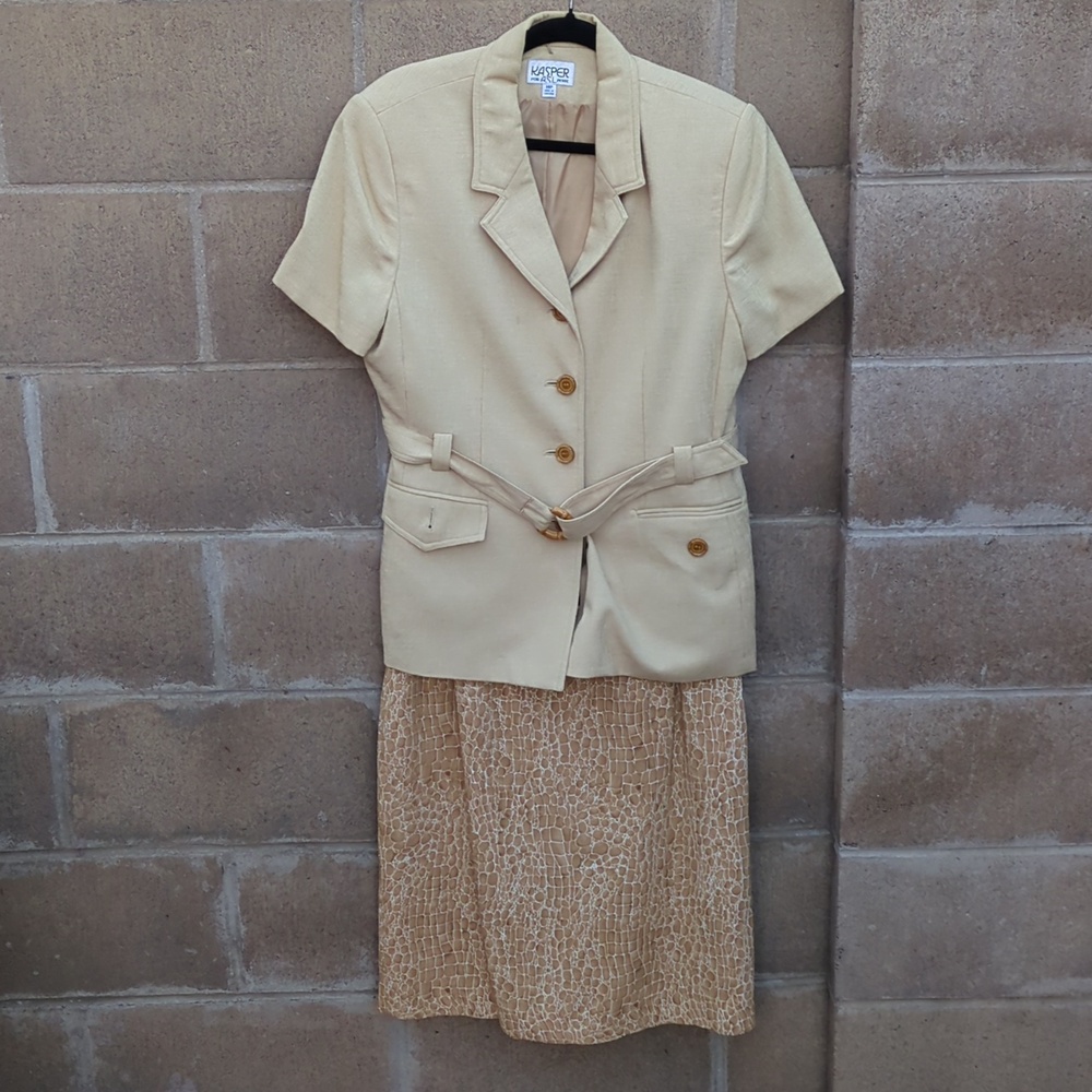 Kasper Cream Short-Sleeve Belted Blazer And Skirt Set, 14P - Picture 3 of 15